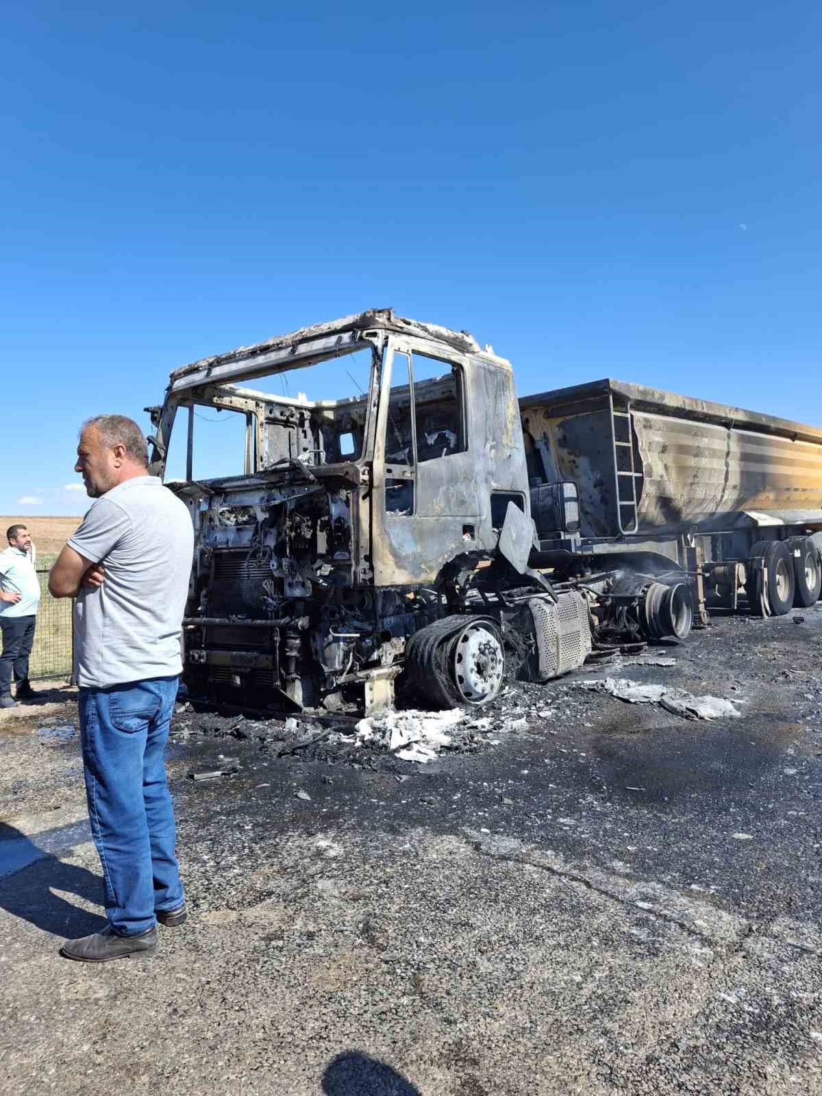 Alev topuna döndü, o anlar kameraya yansıdı
