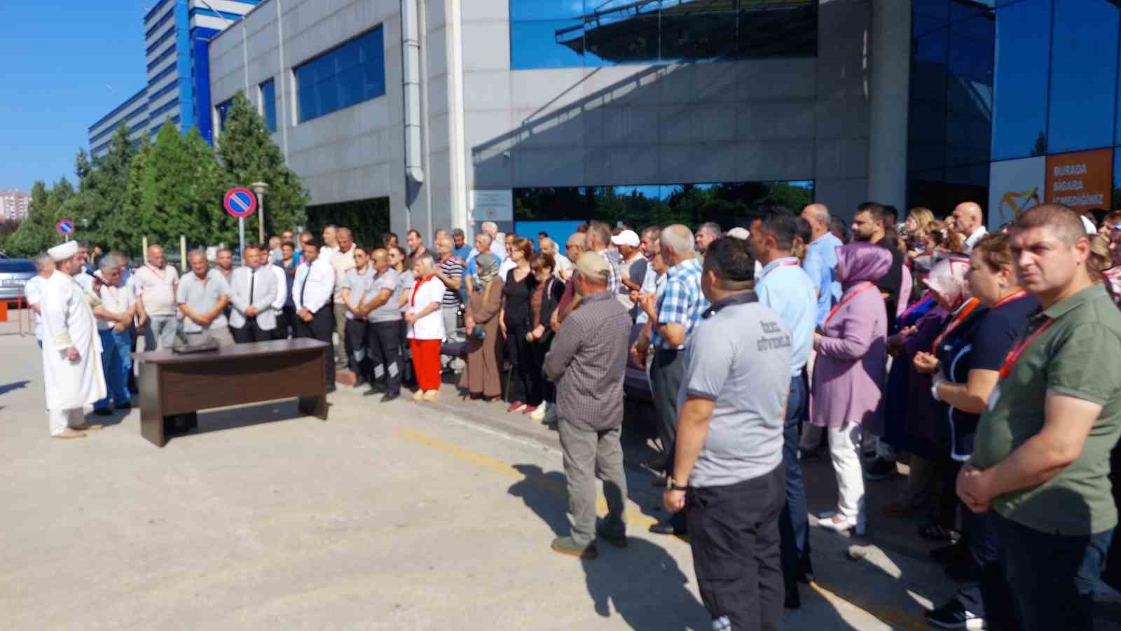 Samsun’da ölen doktor için hastane önünde tören
