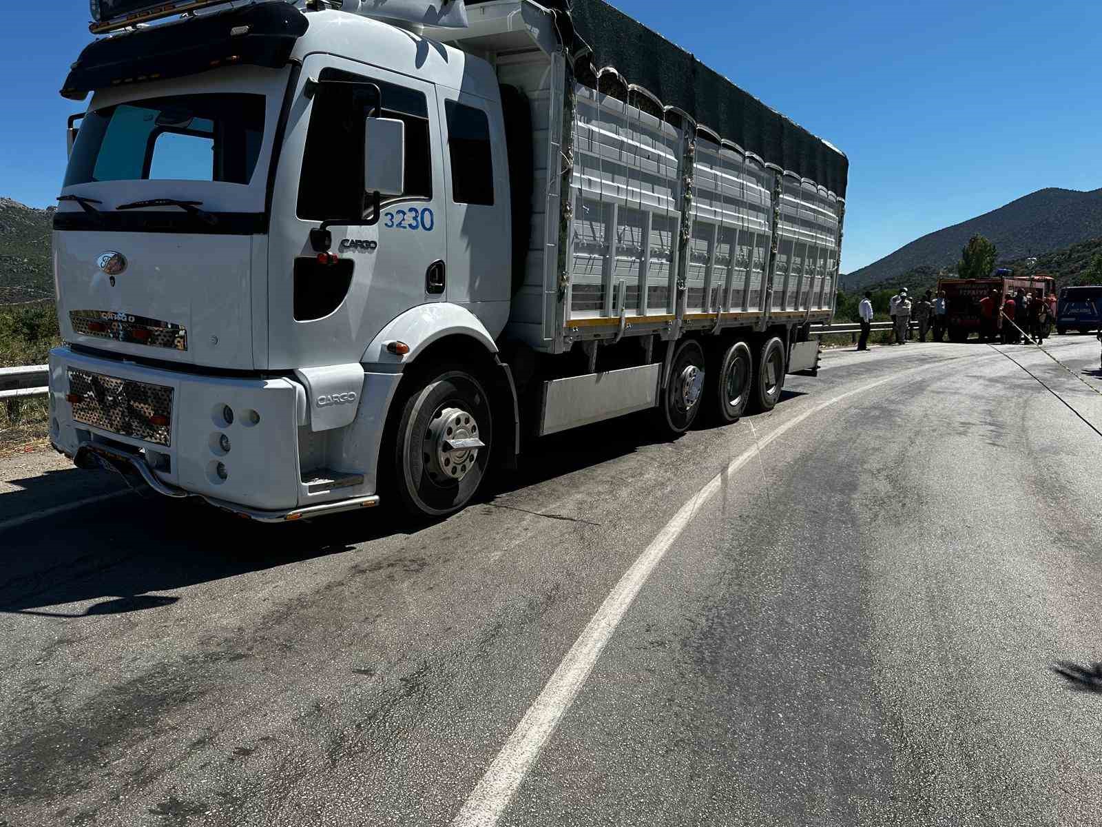 Isparta’da kamyonet motosikletle çarpıştı: 2 çocuk öldü
