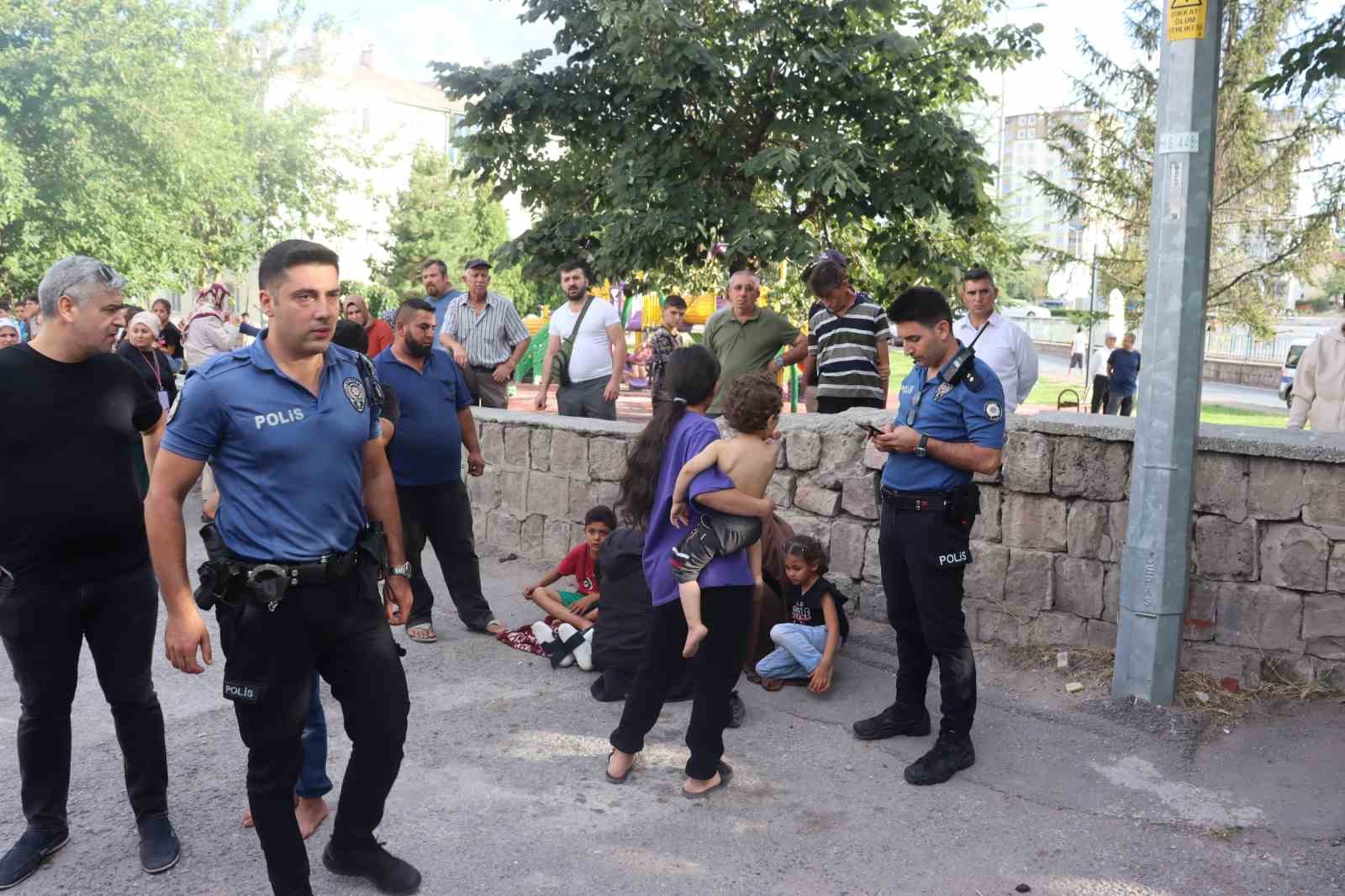 Küçük çocuğun çakmakla oyunu evi yaktı
