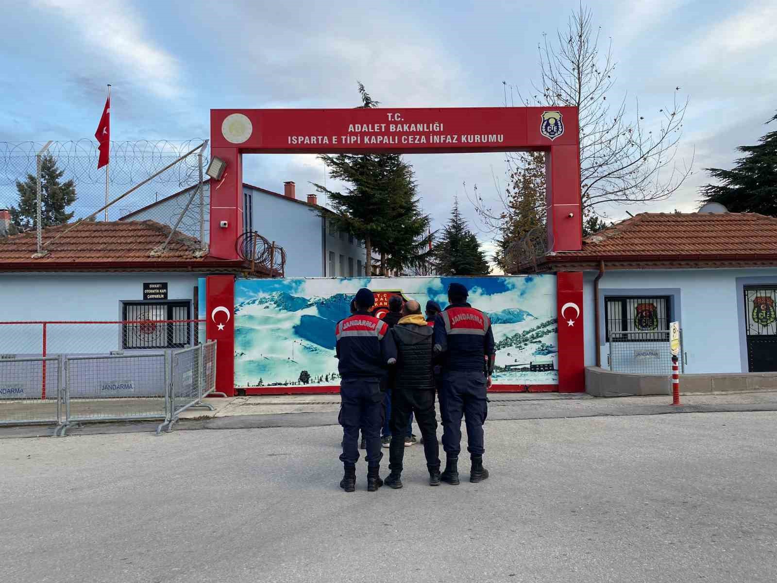 Isparta’da uyuşturucu madde ticareti yapan 2 şahıs tutuklandı
