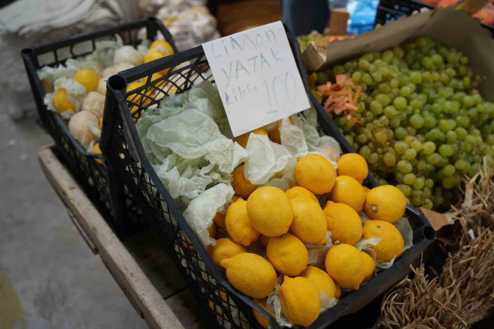 Çayın limonlu içildiği Bayburt’ta artan limon fiyatları çayların tadını kaçırdı
