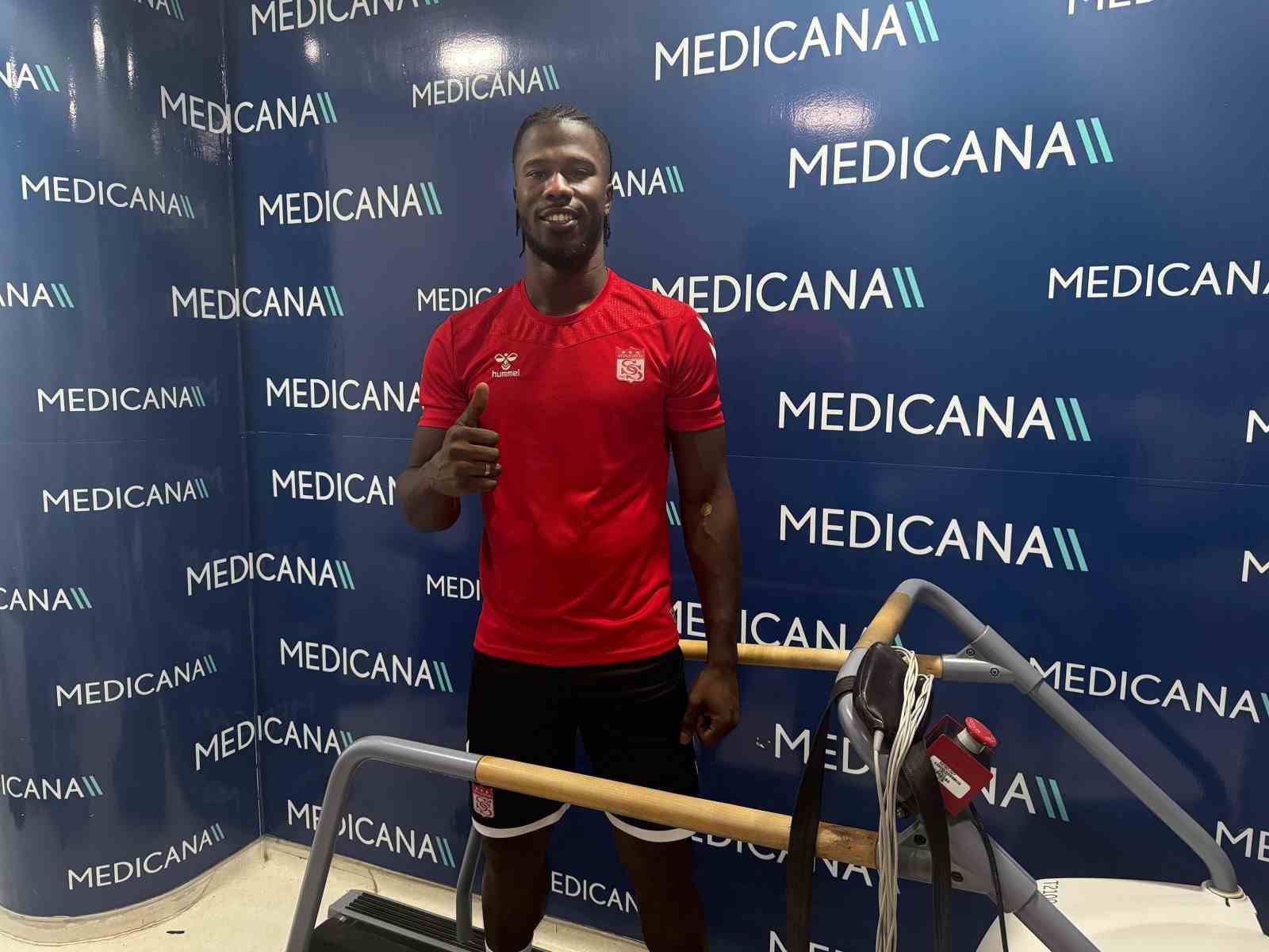 Sivasspor’un yeni transferi Keita Balde sağlık kontrolünden geçti
