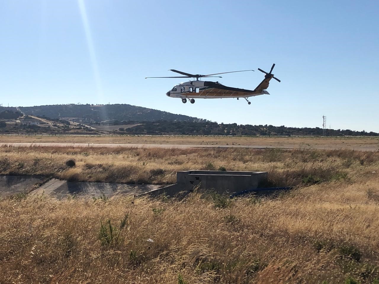 Türkiye’den yardım için gönderilen 2 uçakla 1 helikopter Yunanistan’a ulaştı
