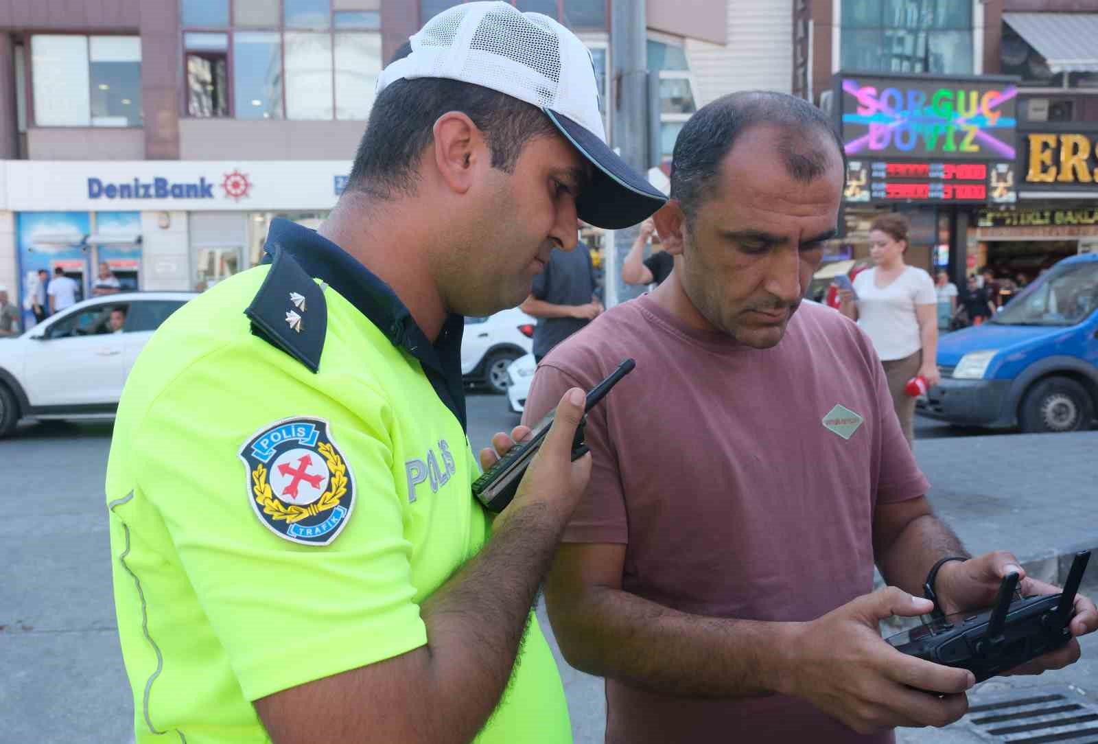 Adana’da dron destekli trafik denetiminde 324 araca cezai işlem uygulandı
