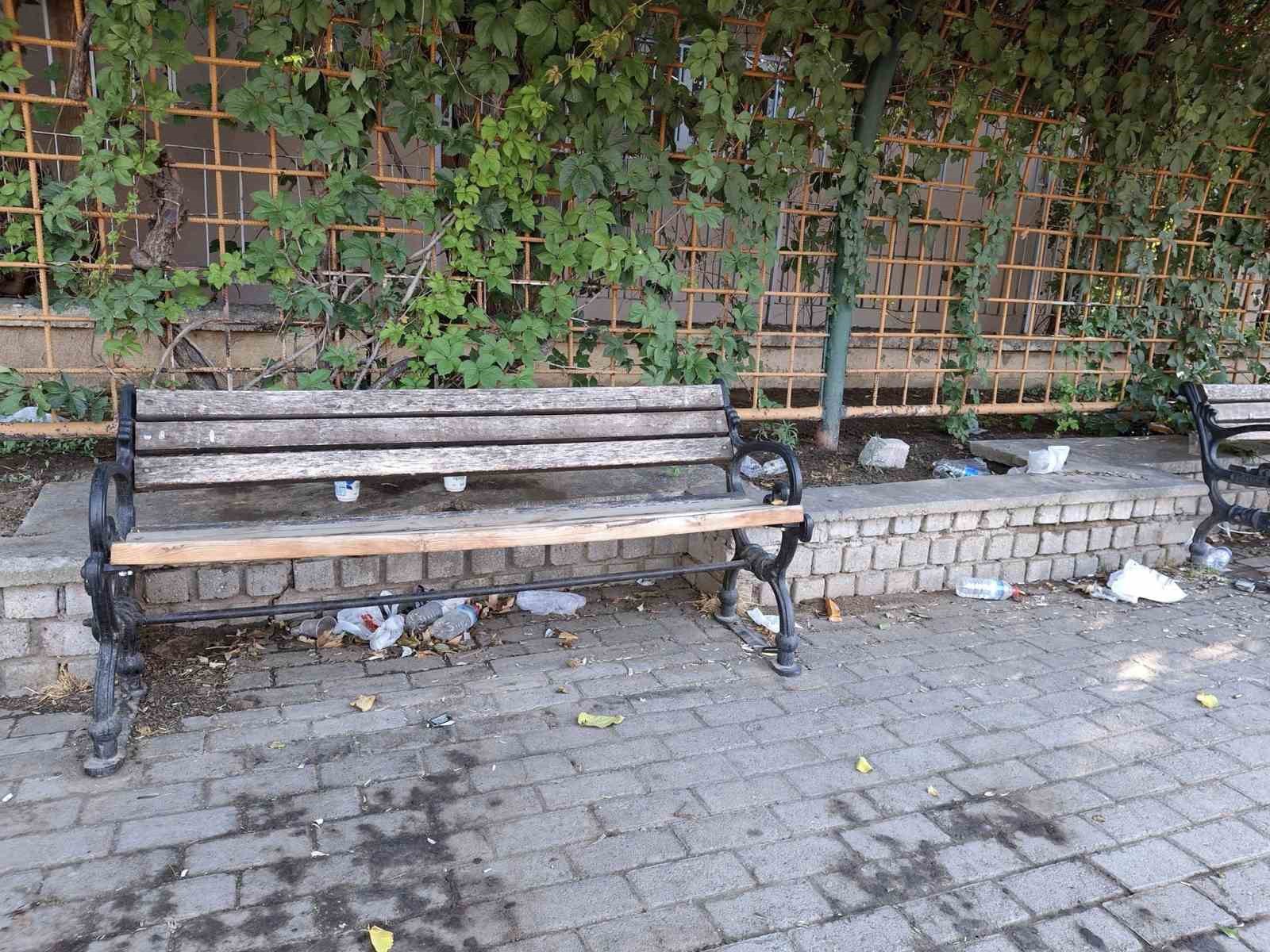 Muhtardan duyarsız vatandaşlara anlamlı tepki
