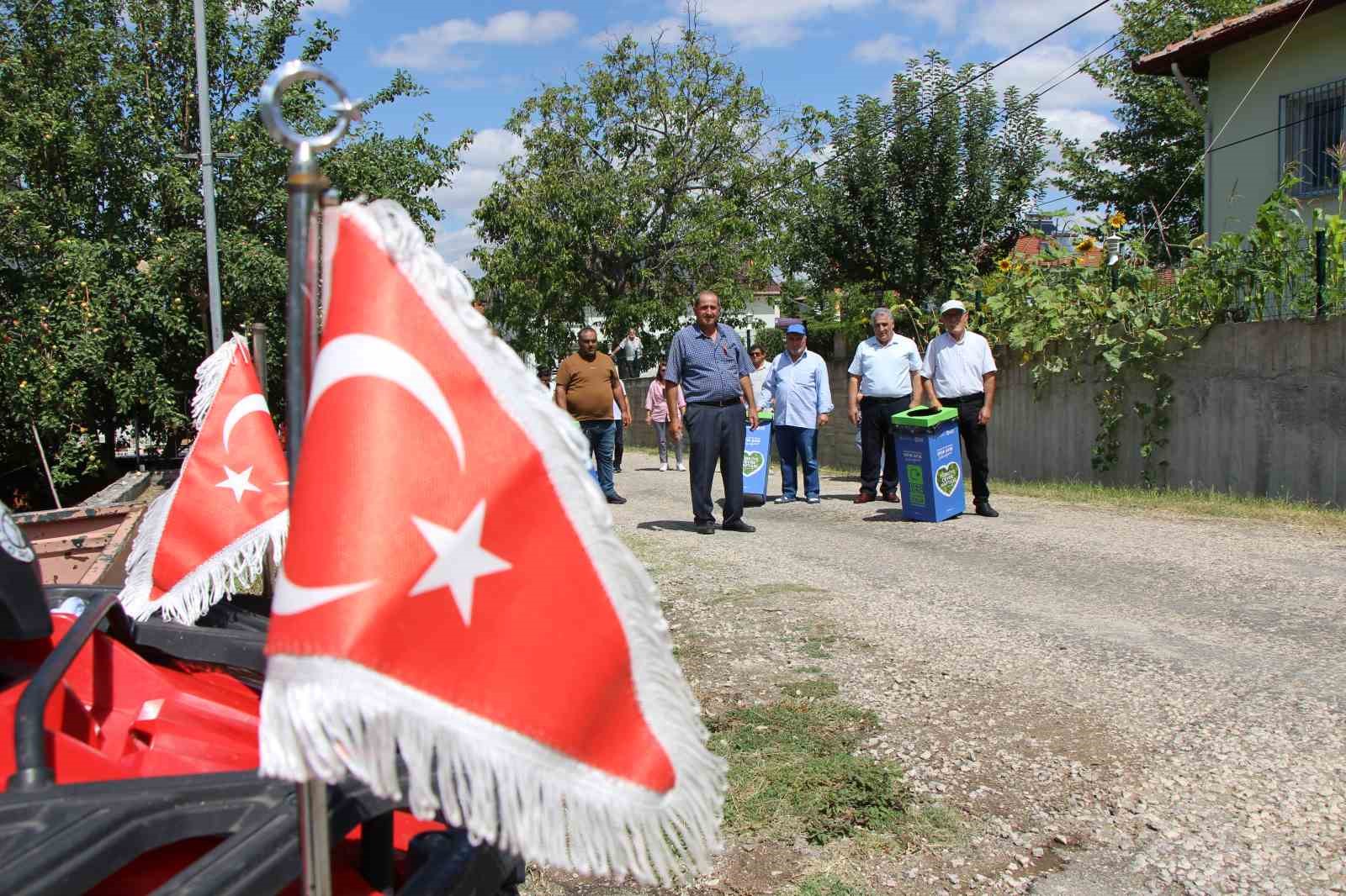 Sıfır Atıkta örnek köy: Her evde geri dönüşüm kutusu
