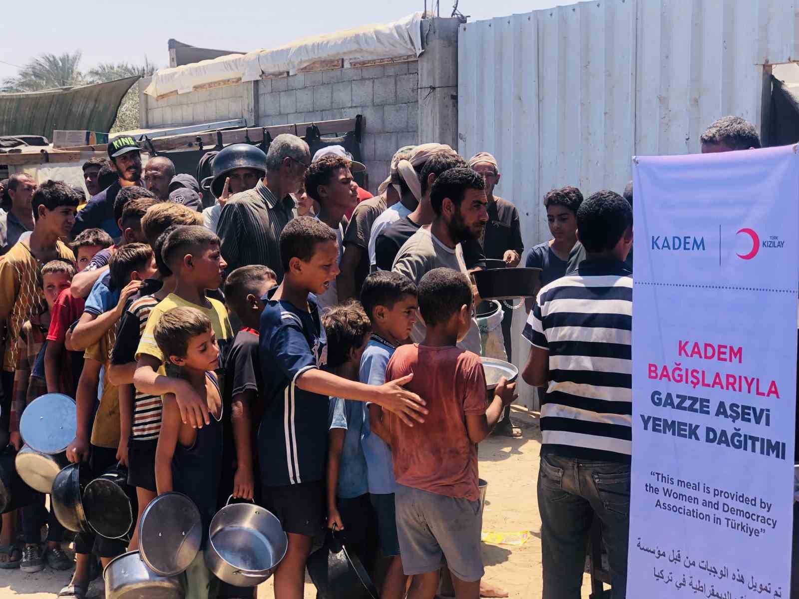 KADEM’den Kızılay’ın Gazze’deki aşevine destek
