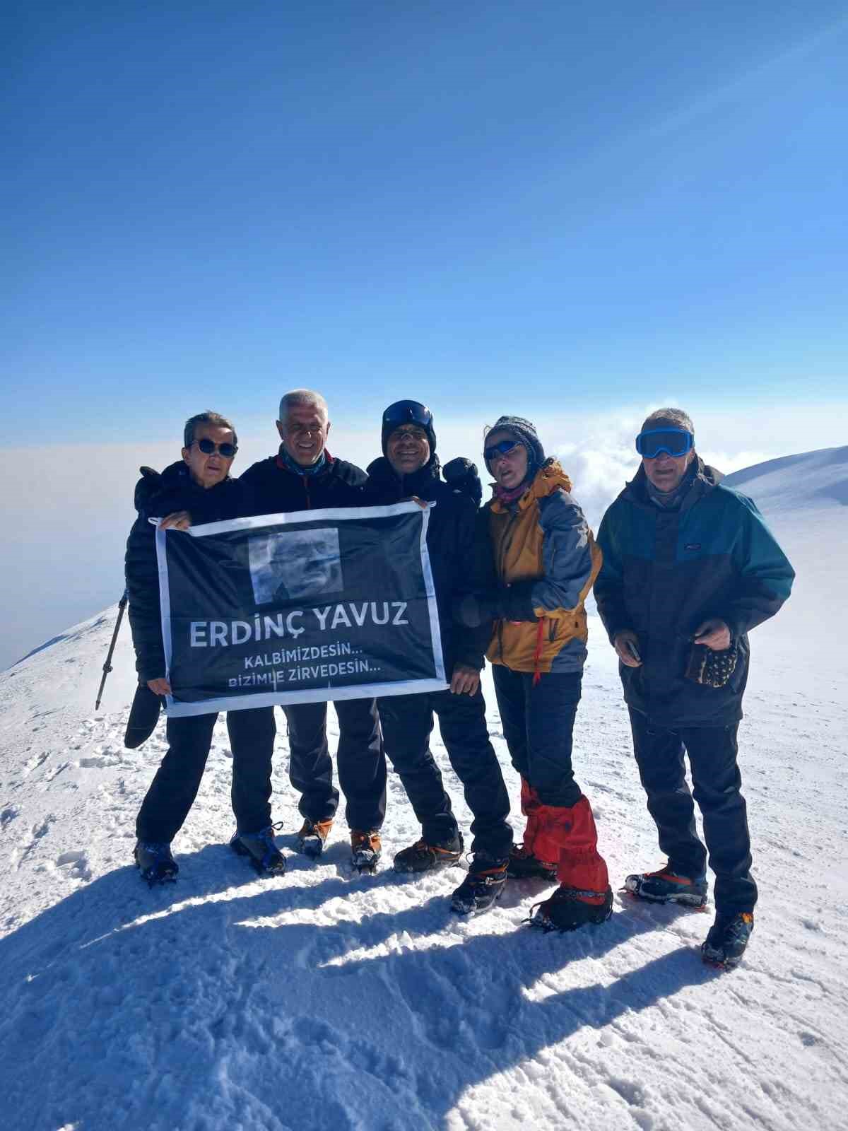 BANDAK Ağrı Dağı’nda Erdinç Yavuz anısına zirve yaptı
