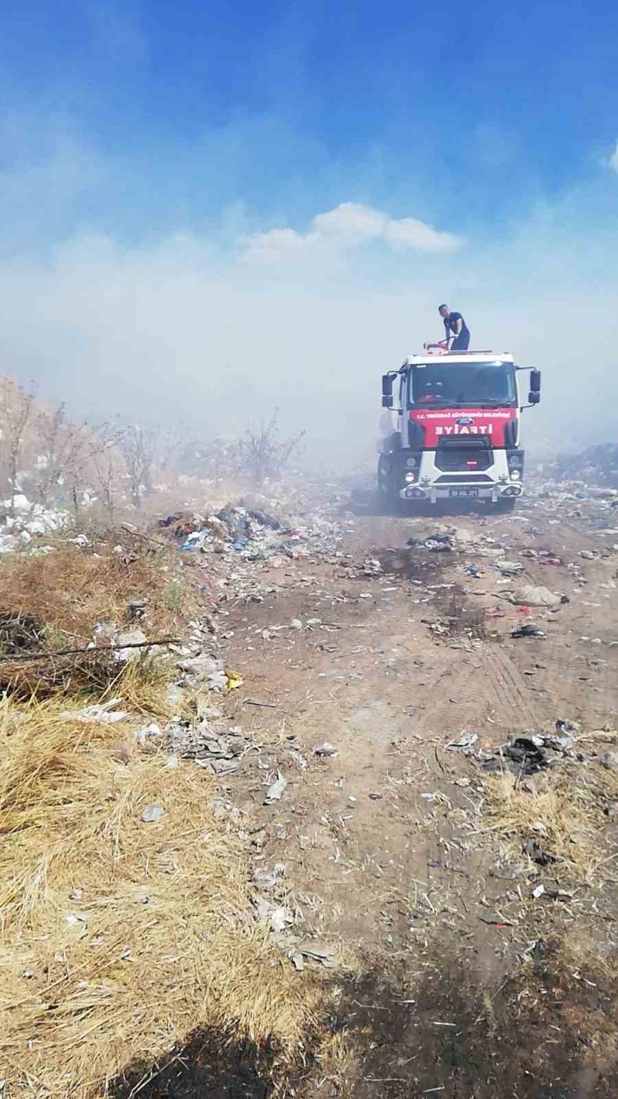 Pehlivanköy’de çöplük alanda yangını
