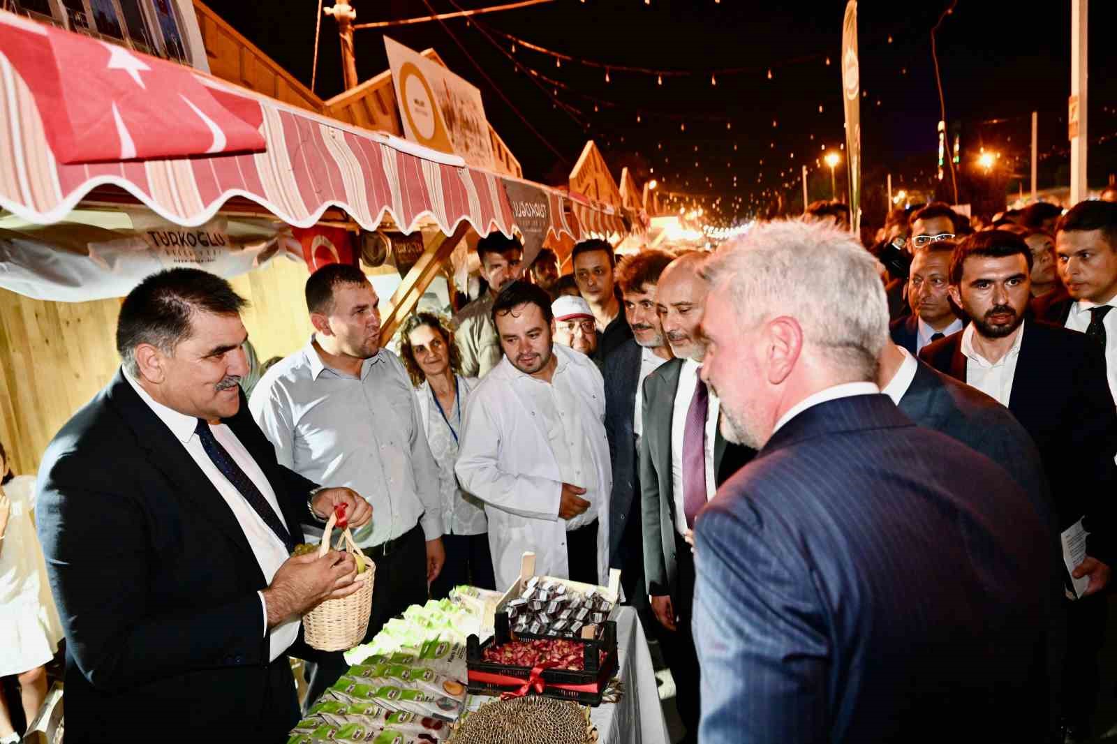 Türkoğlu’nun kültürel zenginlikleri fuarda tanıtıldı
