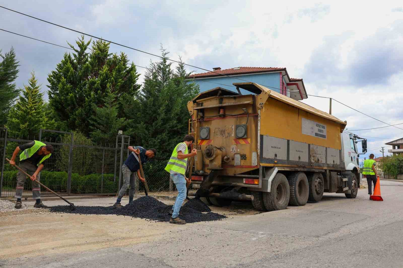 SASKİ’den Erenler’in 23 mahallesine 5 bin 700 metrekarelik asfalt
