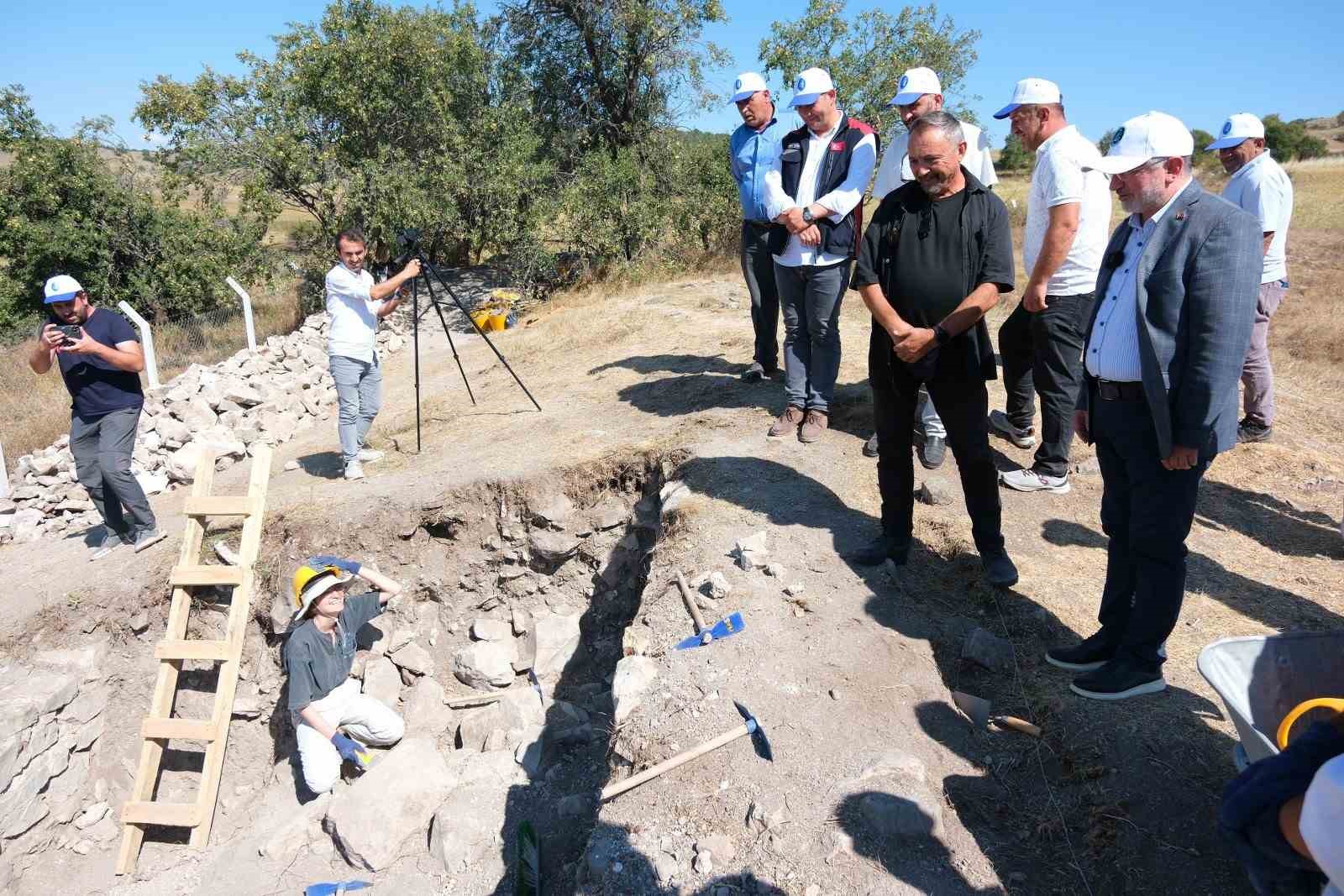 Kalehisarda gün yüzüne çıkarılan Selçuklu tarihine Çorum Belediyesi’nden destek
