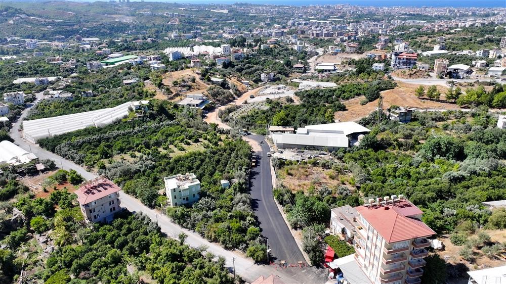 Alanya Belediyesi’nden Oba Mahallesi’ne sıcak asfalt
