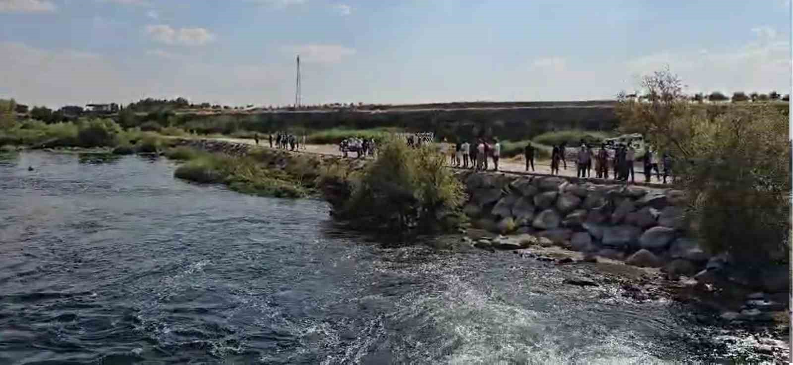 Gaziantep’te serinlemek için Fırat Nehri’ne giren çocuk kayboldu
