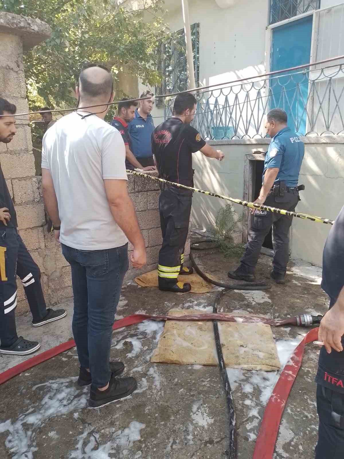 Diyarbakır’da 2 katlı evin bodrumun patlama: 1’i ağır 3 yaralı
