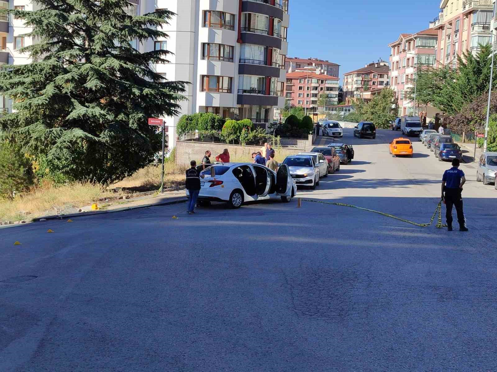 Ankara’da güpegündüz araç kurşunlandı
