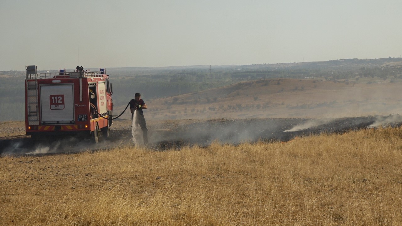 Kırklareli’nde korkutan yangın: 600 dekar alan zarar gördü
