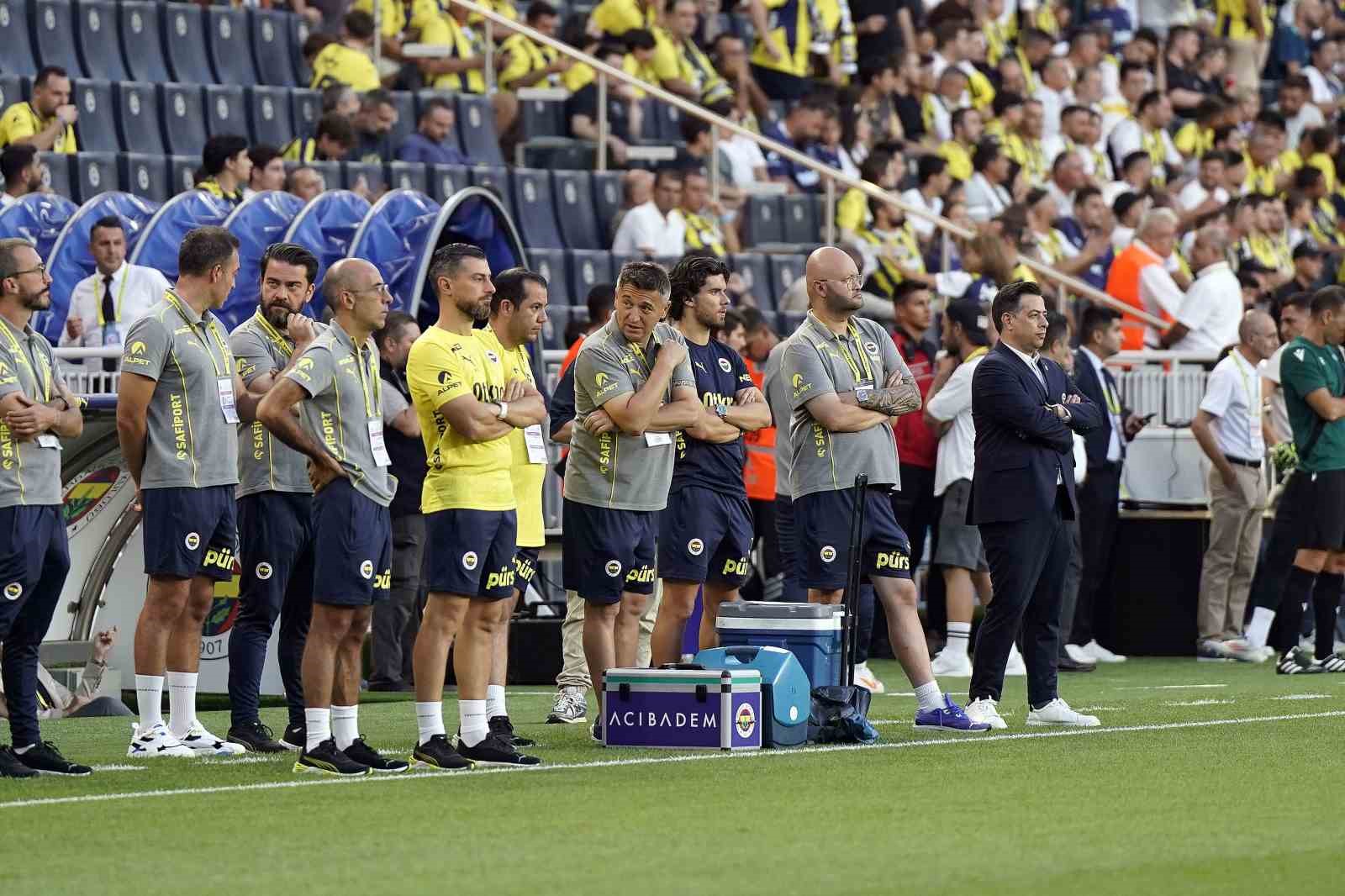 UEFA Şampiyonlar Ligi: Fenerbahçe: 0 - Lille: 0 (Maç devam ediyor)
