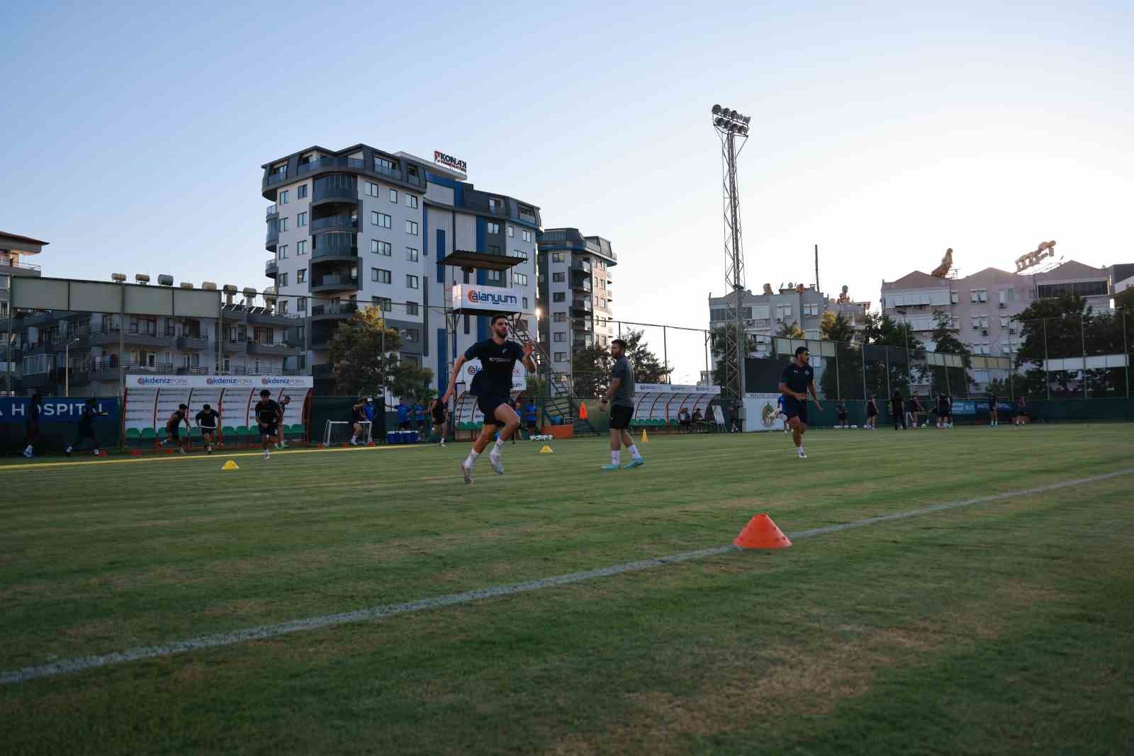 Alanyaspor, Başakşehir maçı hazırlıklarına başladı
