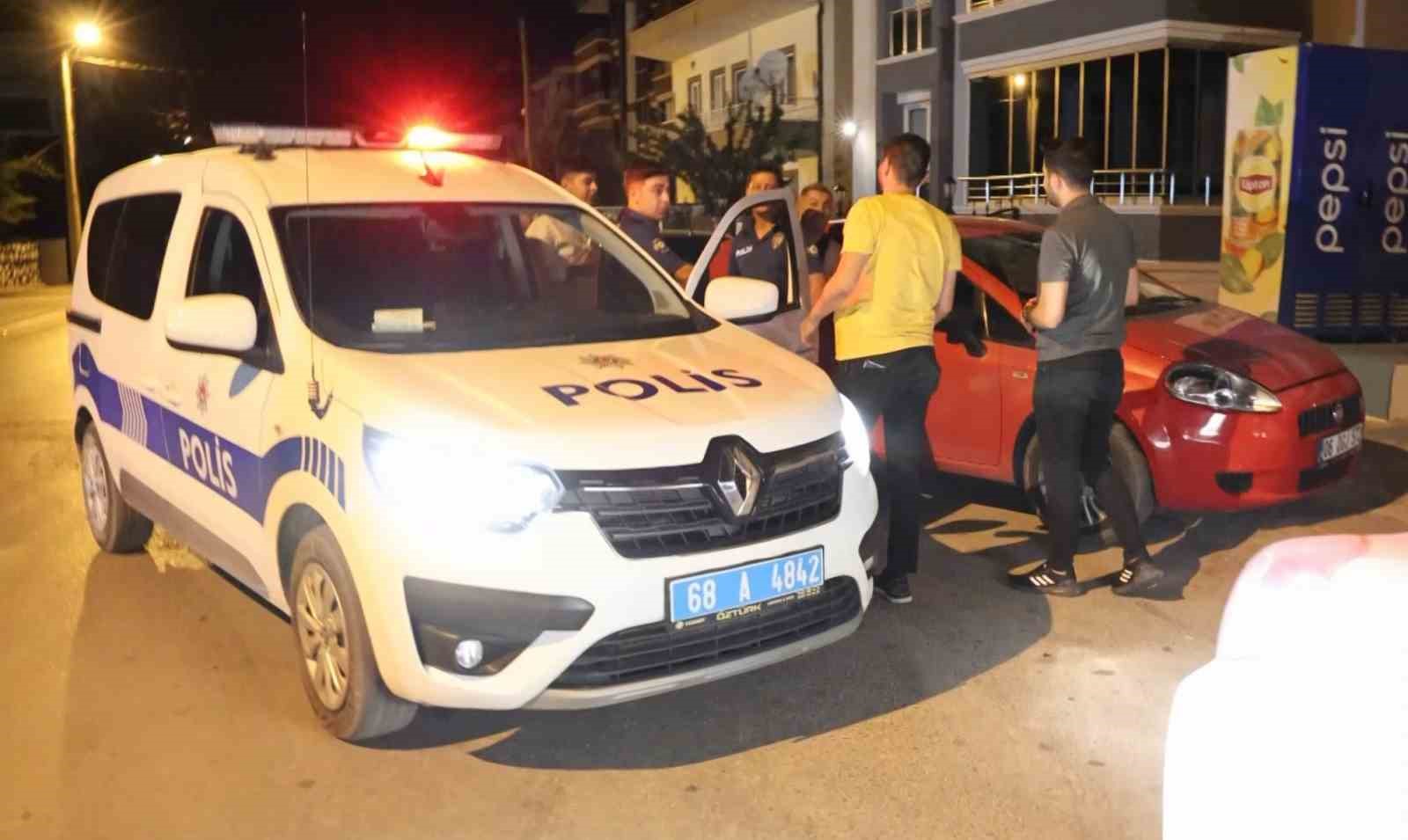 Polis ile ehliyetsiz sürücü kovalamacası kamerada
