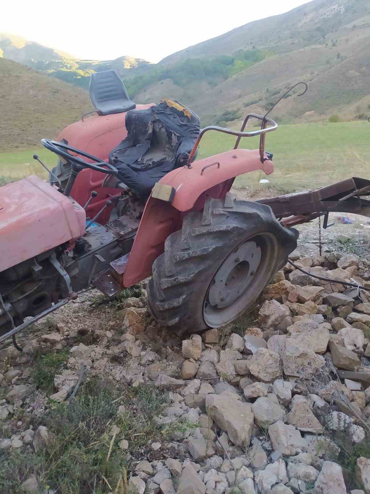 İspir’de traktör devrildi: 11 yaralı
