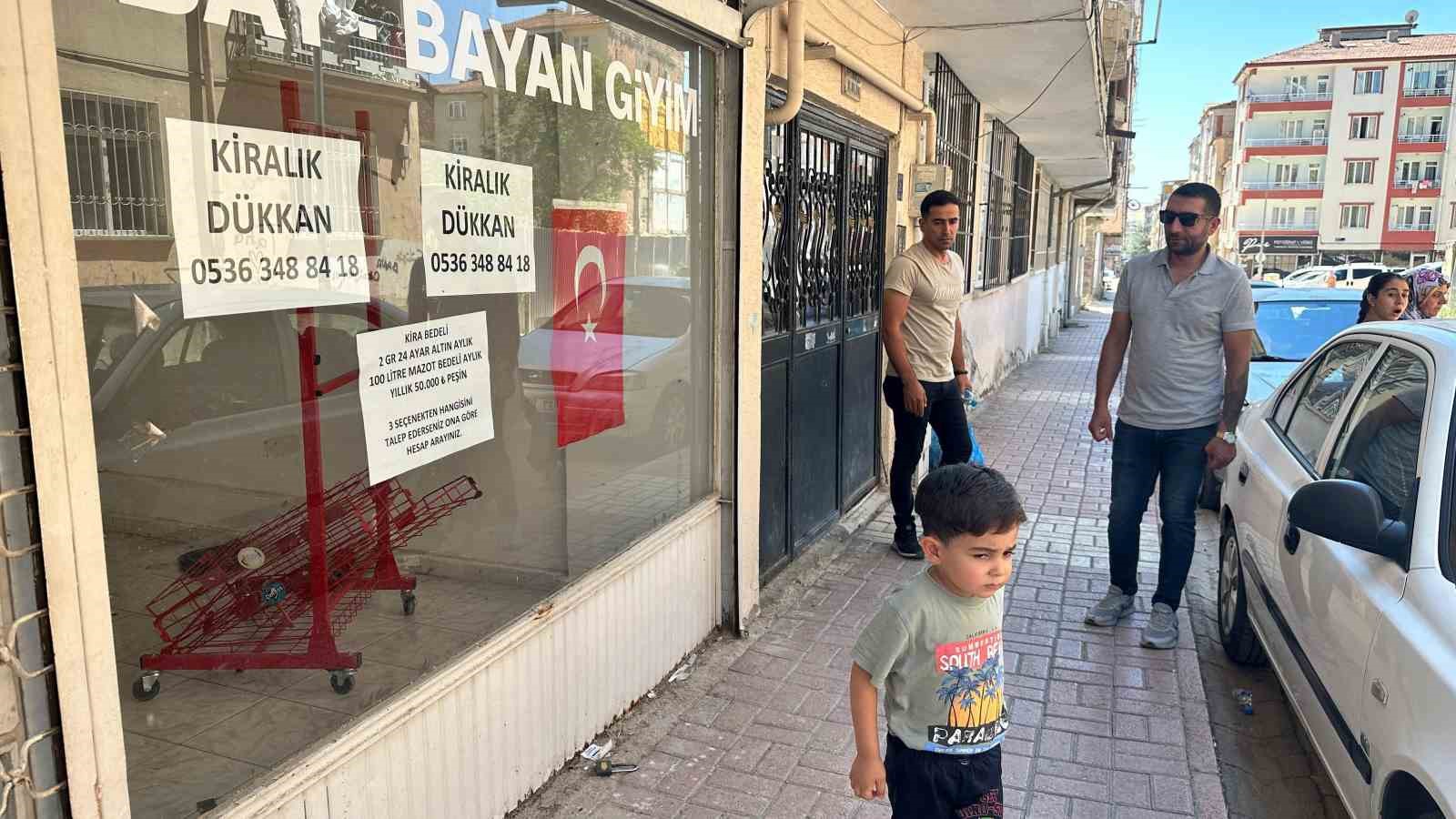 Böyle ’kiralık’ ilanı görülmedi: Kirayı 400 ekmekten 100 litre mazota çekti
