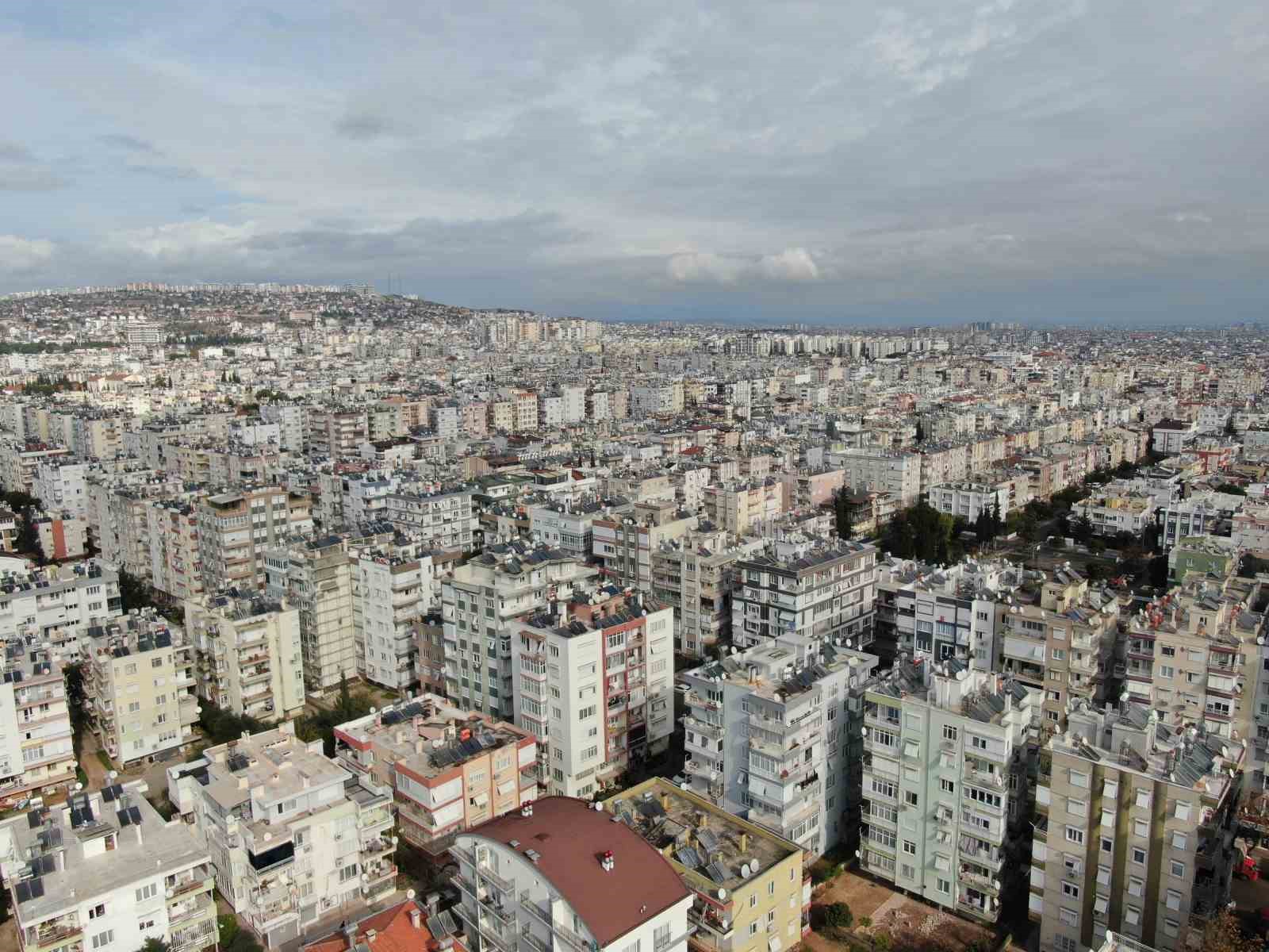 Antalya’da 2 bin yabancı uyruklu kişi kayıt dışı emlakçılık yapıyor
