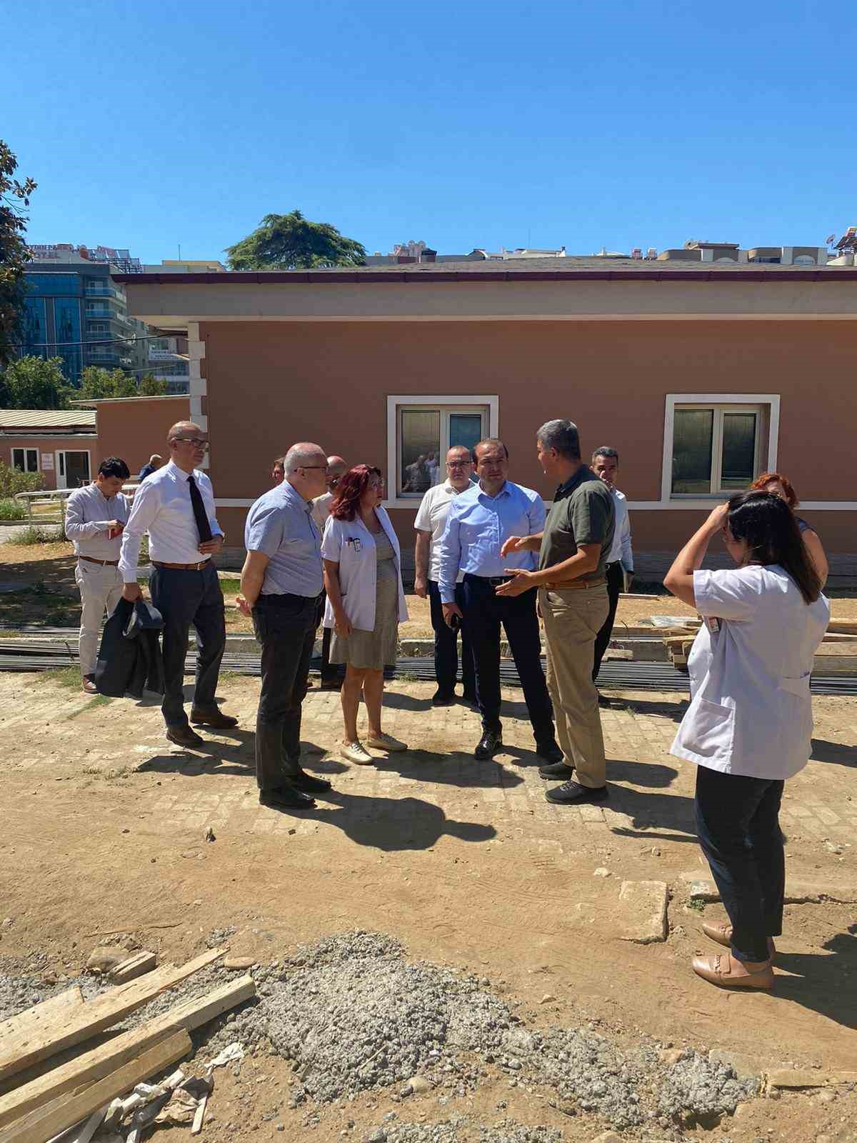 Müdür Şenkul, sağlık hizmetlerini yerinde inceledi
