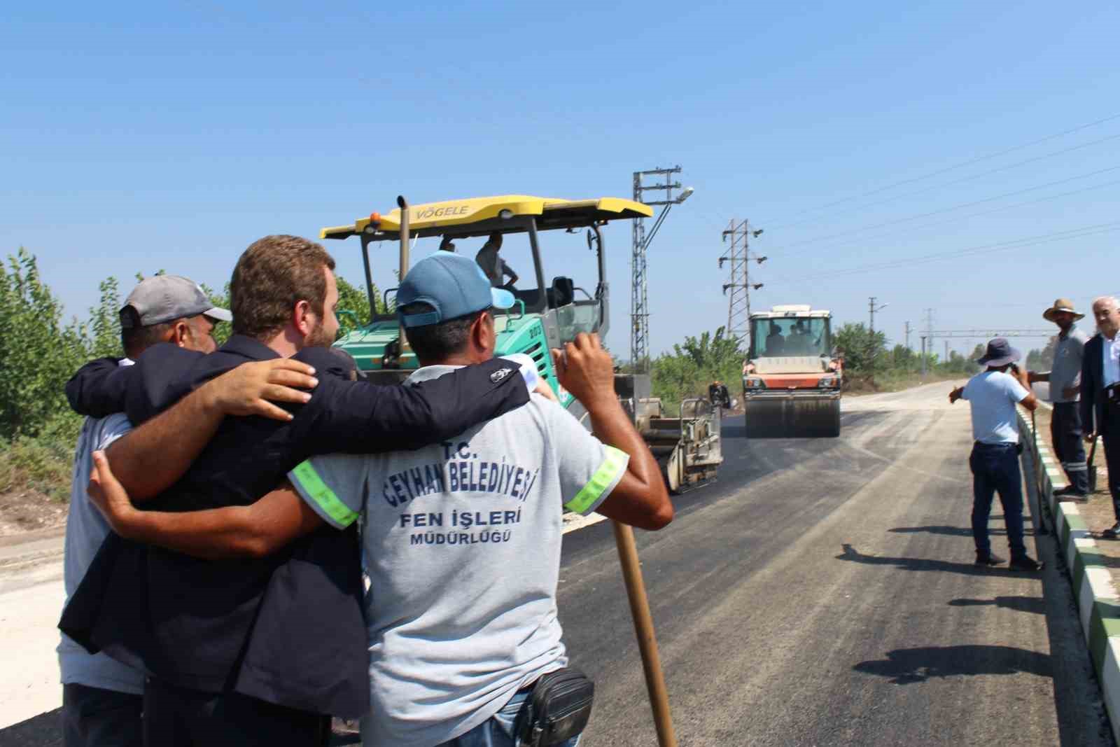 Ceyhan’a duble yol çalışması devam ediyor
