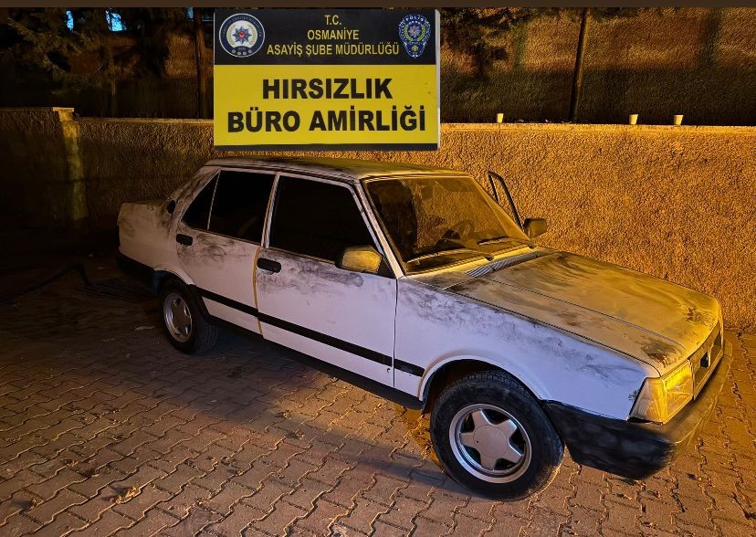 Yok böyle hırsızlık: Çalıntı otomobille gittiler, motosiklet çalıp geri döndüler
