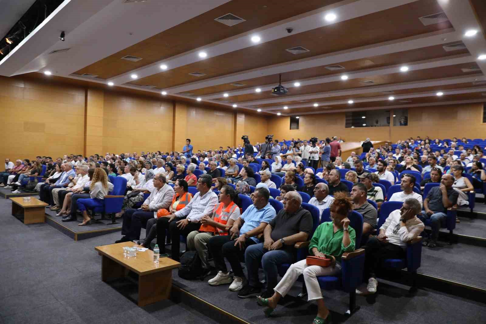 Prof. Dr. Naci Görür İstanbul’un genç ilçesini işaret etti: “Zemininin çok sağlam, dinamitle kırılacak kuvvete sahip”
