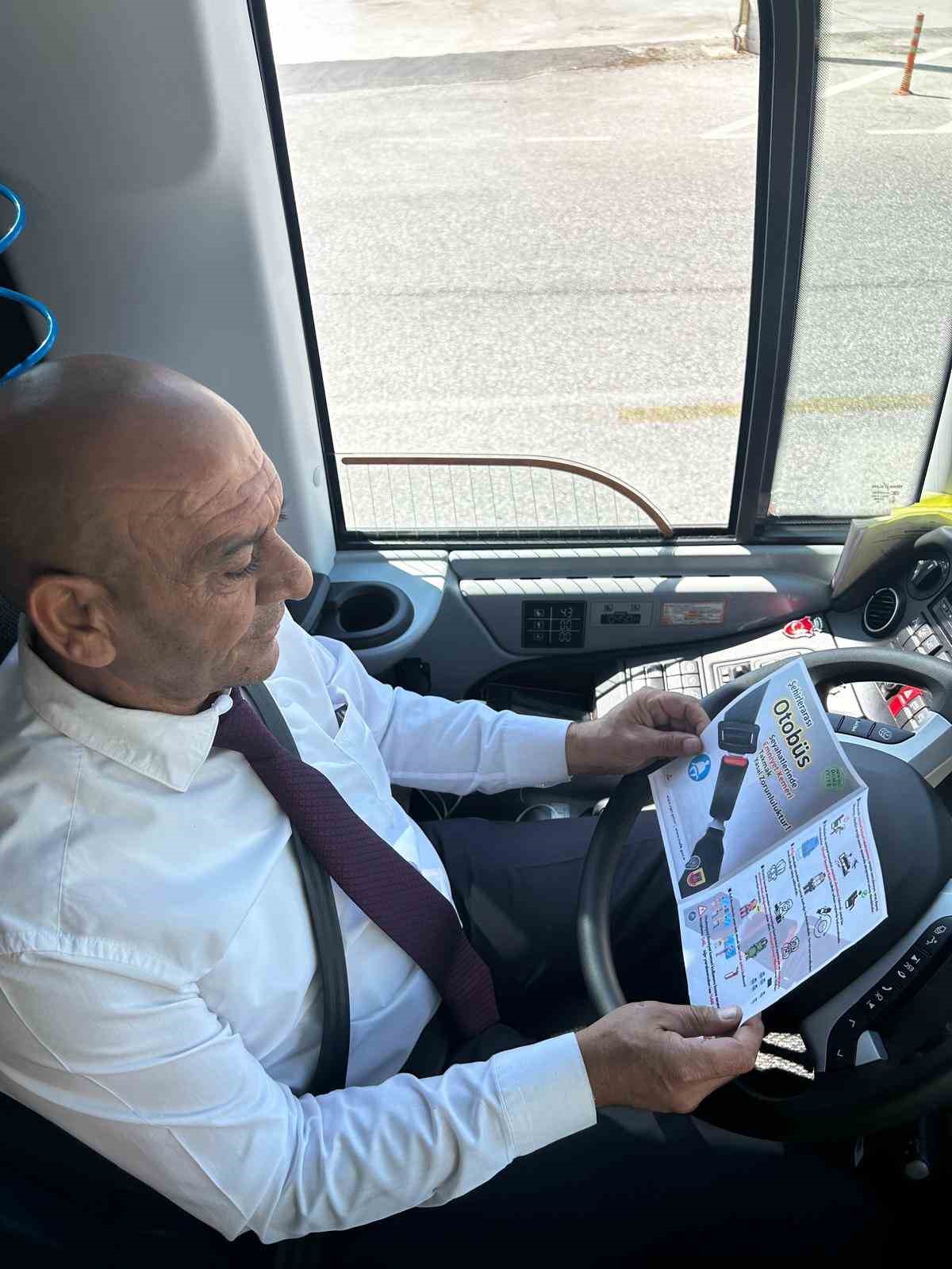 Trafik ekipleri emniyet kemerinin önemine dikkat çekti
