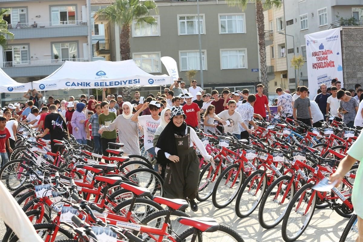 Canik’te çocuklar ödüllerine kavuşuyor
