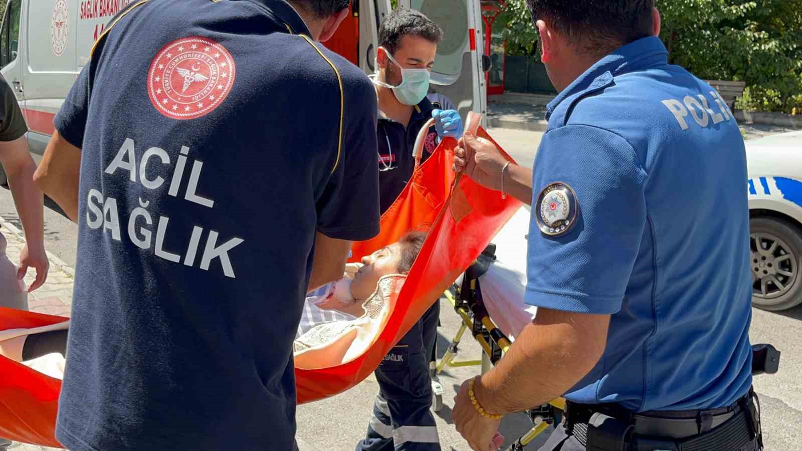 Oğluna veda mesajı atıp, eşinin beylik tabancasıyla kendini yaraladı
