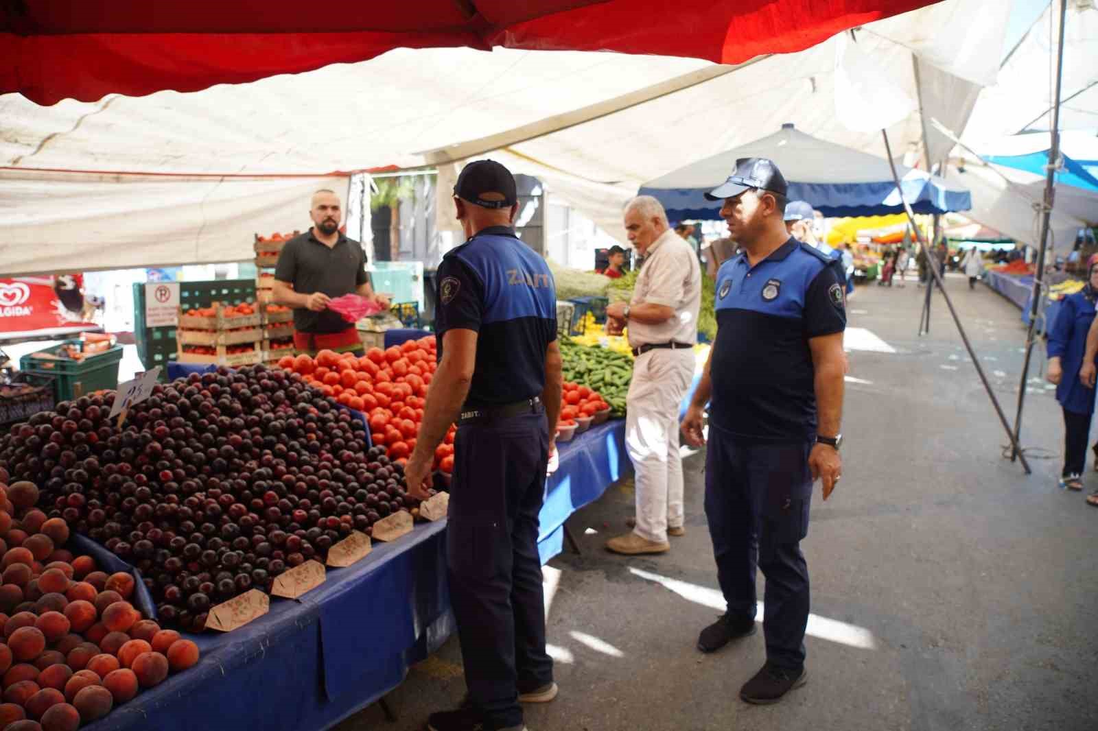 Çayırova zabıtasından pazar denetimi
