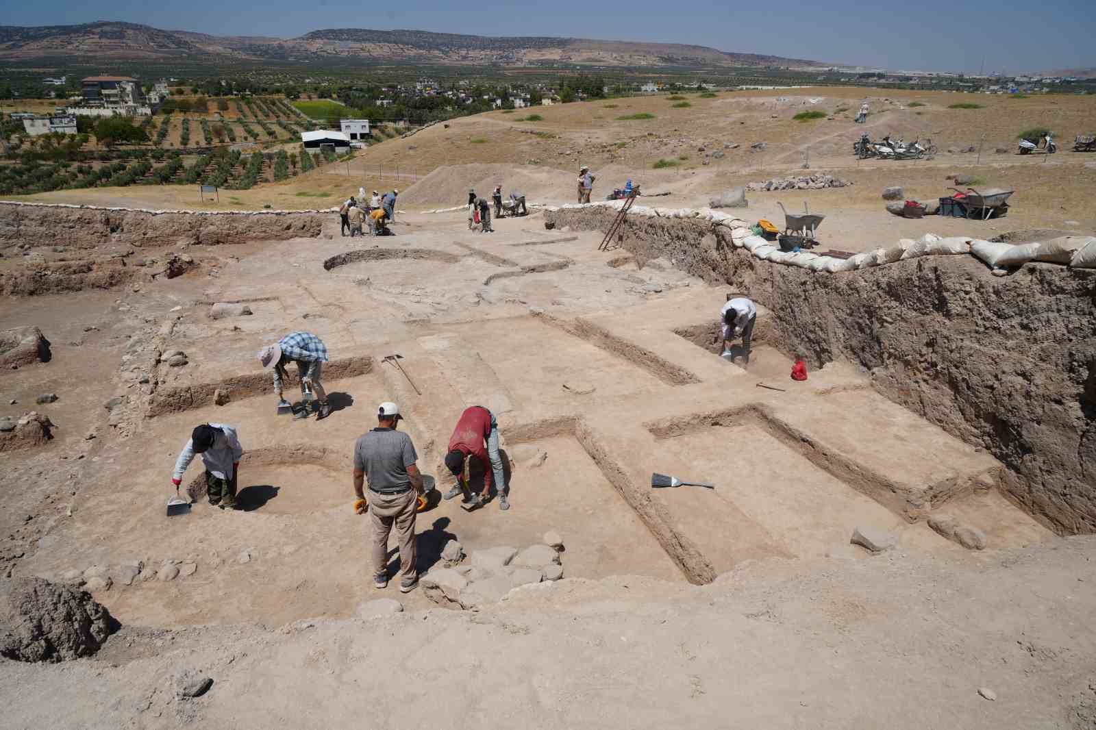 Oylum Höyük’te 35 yıllık kazı çalışmaları tekrar başladı
