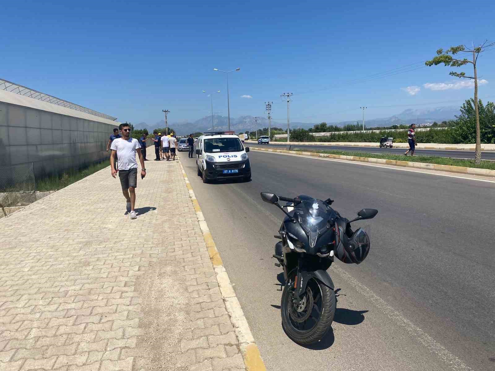 Şarampole uçan otomobildeki 2 kişi yaralı olarak kurtarıldı
