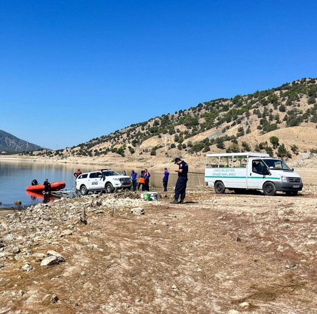 Kayıp olarak aranan şahsın cesedi Boyabat Barajı’nda bulundu
