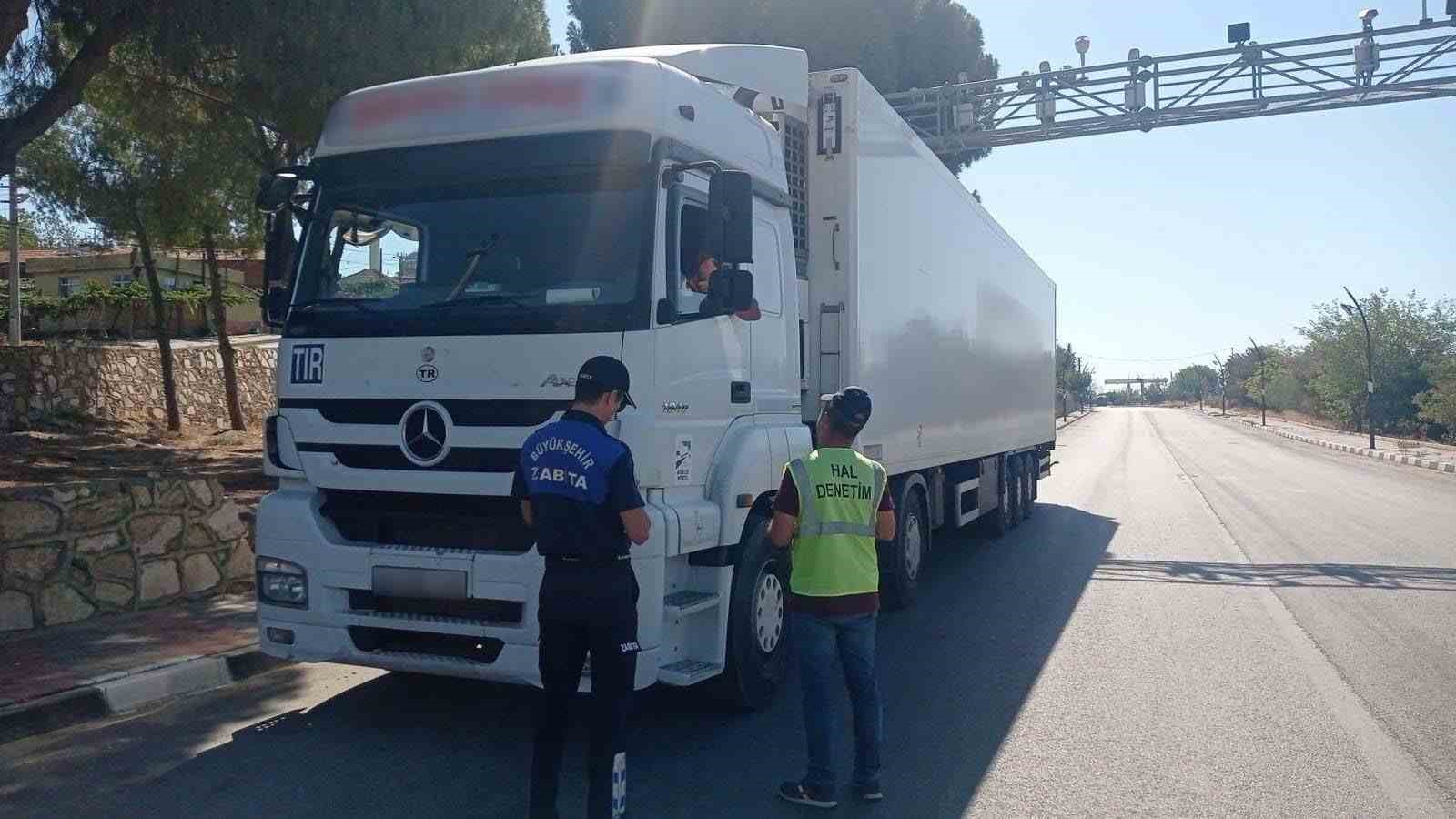 Büyükşehir ekipleri kayıt dışıyla mücadelesini sürdürüyor
