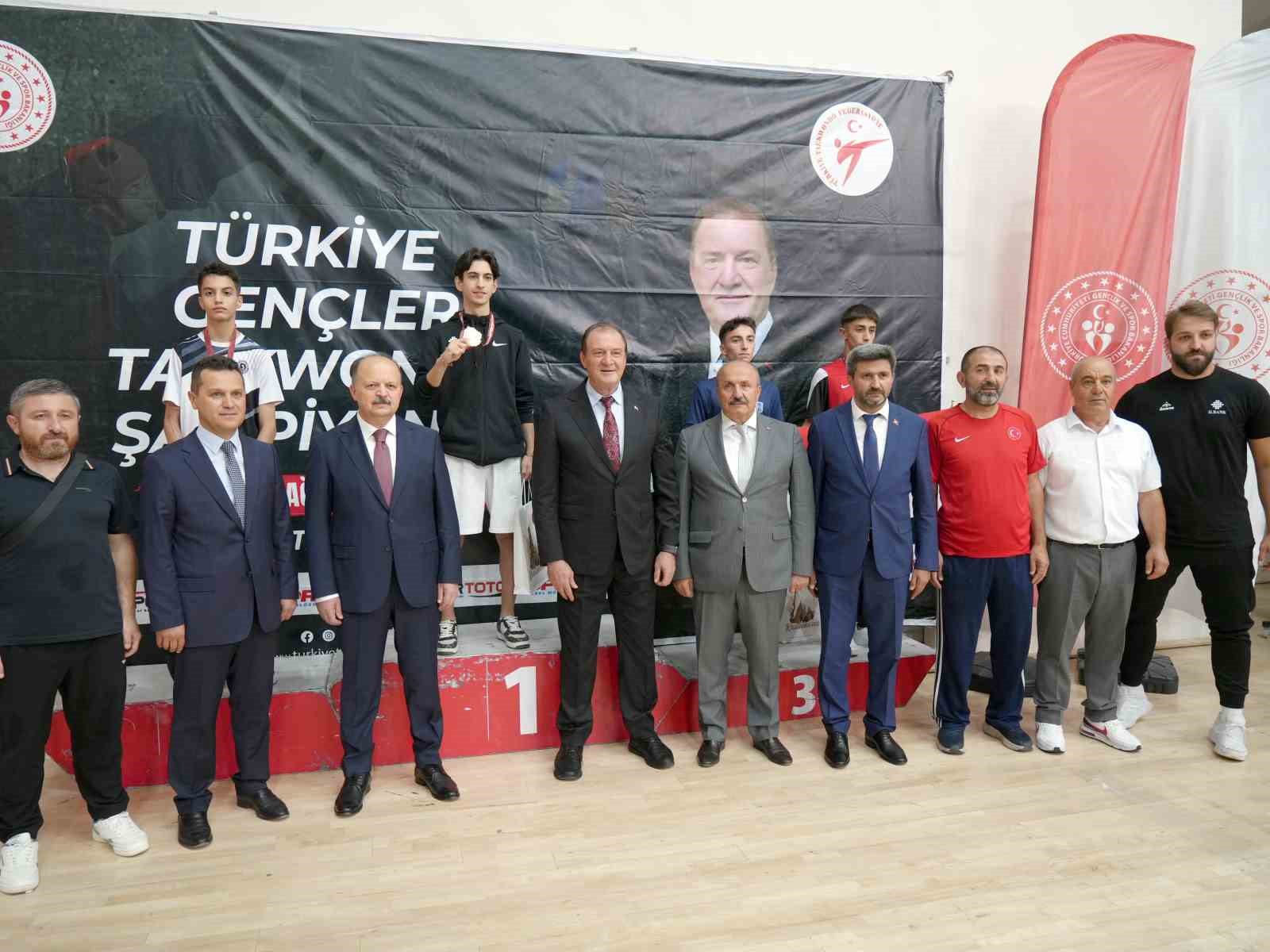 Gençler Taekwondo Türkiye Şampiyonası sürüyor
