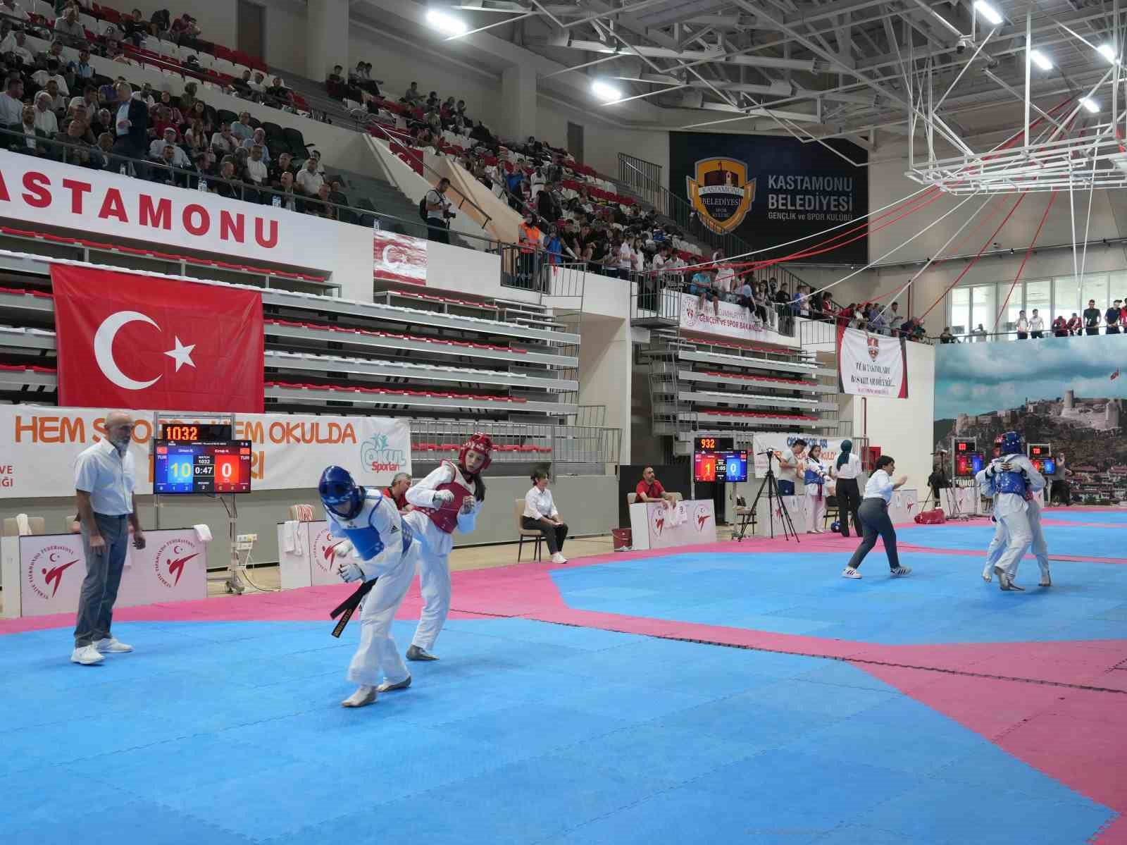 Gençler Taekwondo Türkiye Şampiyonası sürüyor
