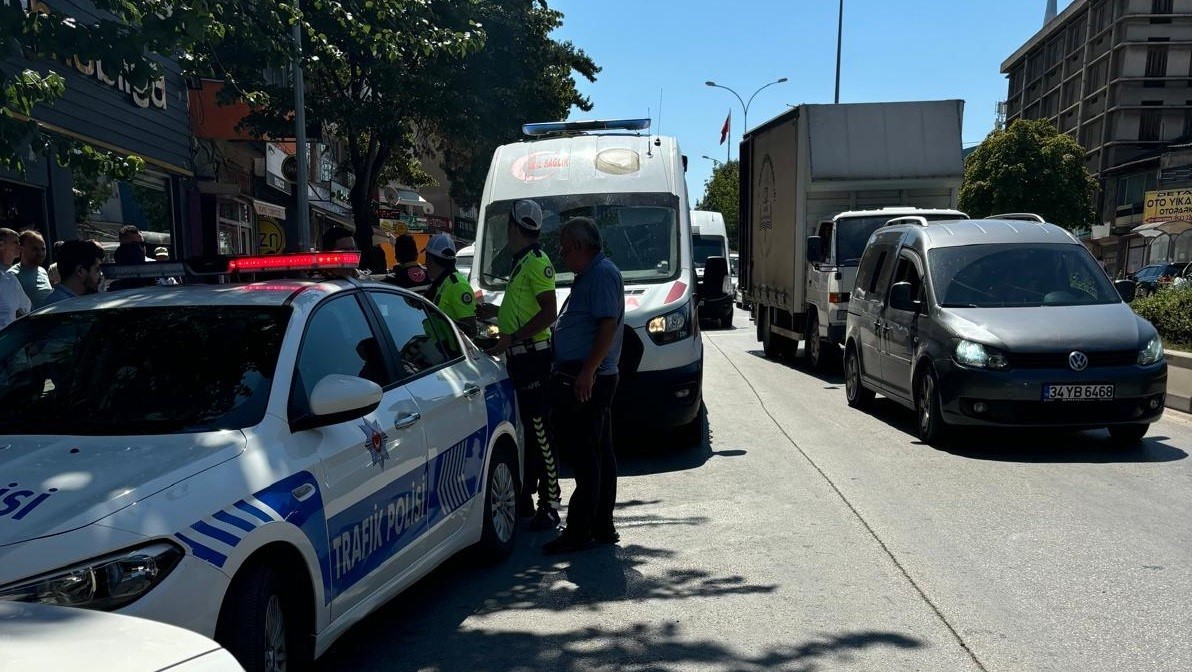 Bilecik’te 5 aracın karıştığı zincirleme trafik kazasında 1 kişi yaralandı
