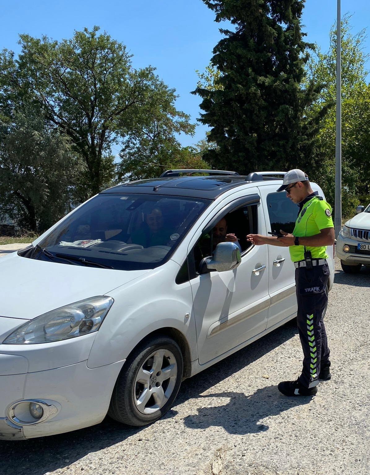 Bozüyük’teki trafik uygulamalarında 651 araç sürücüsüne 754 bin 558 TL trafik cezası
