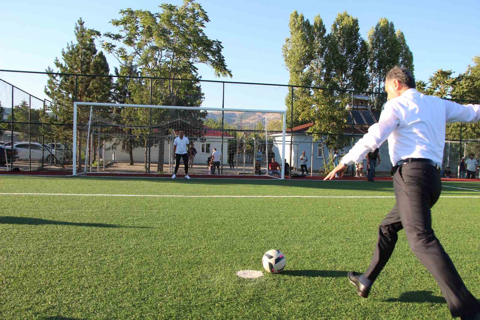 Geleceğin futbolcuları İl Özel İdaresi kurslarında yetişiyor
