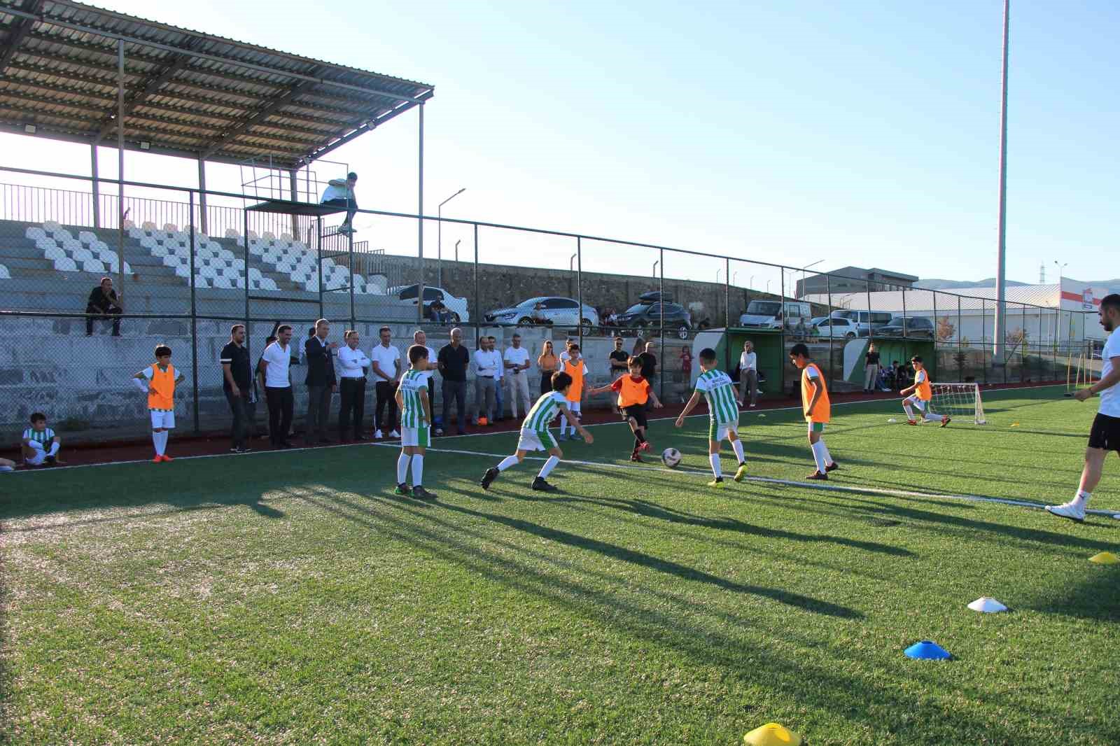 Geleceğin futbolcuları İl Özel İdaresi kurslarında yetişiyor
