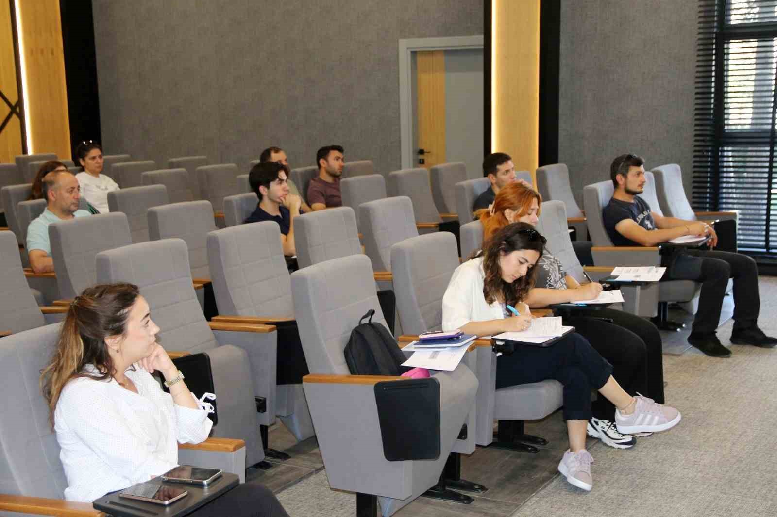 Kütahya OSB’de akademi eğitimler devam ediyor
