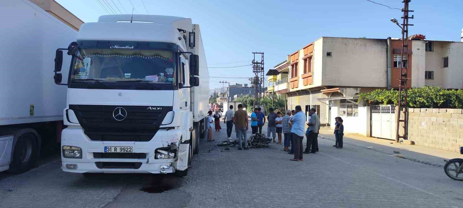 Hatay’da motosiklet tırla çarpıştı: 1 ölü
