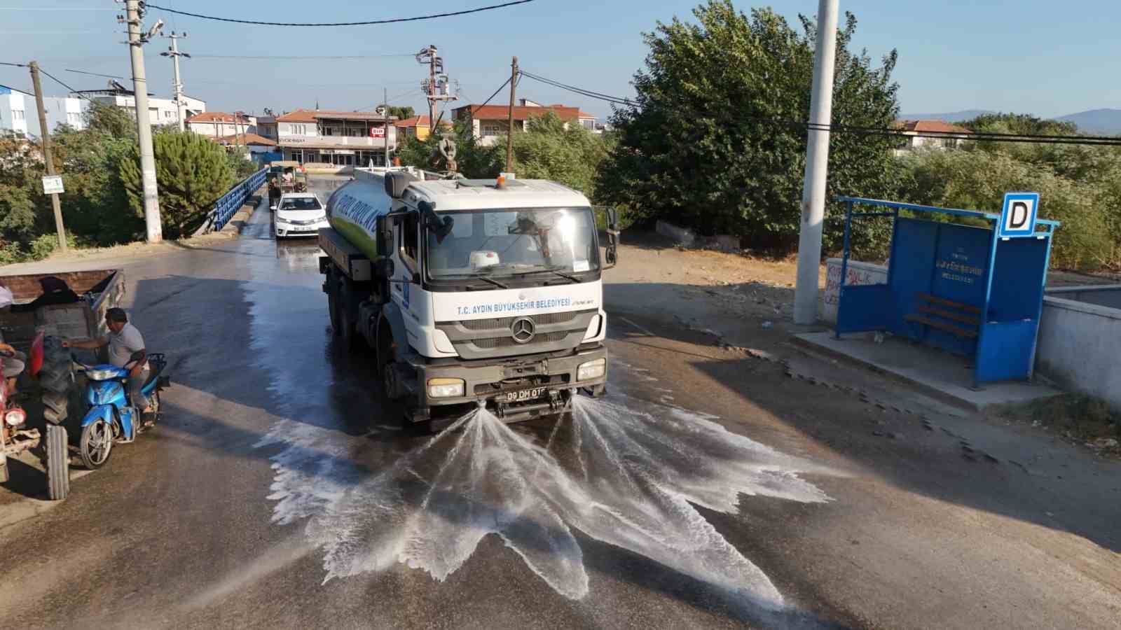 Aydın Büyükşehir Belediyesi’nden Acarlar’da temizlik seferberliği
