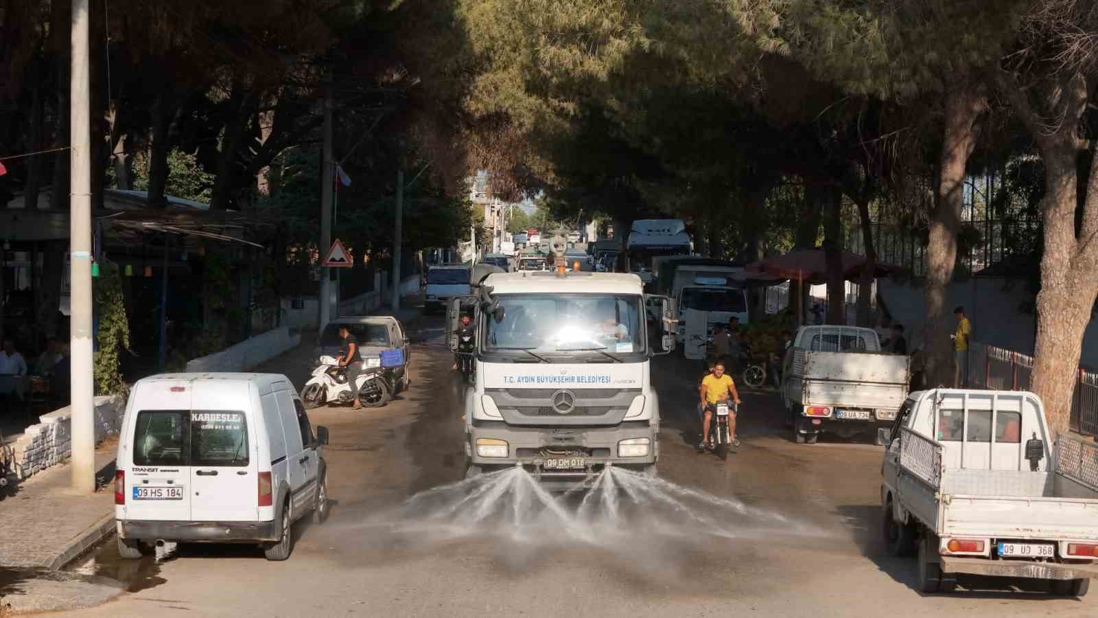 Aydın Büyükşehir Belediyesi’nden Acarlar’da temizlik seferberliği
